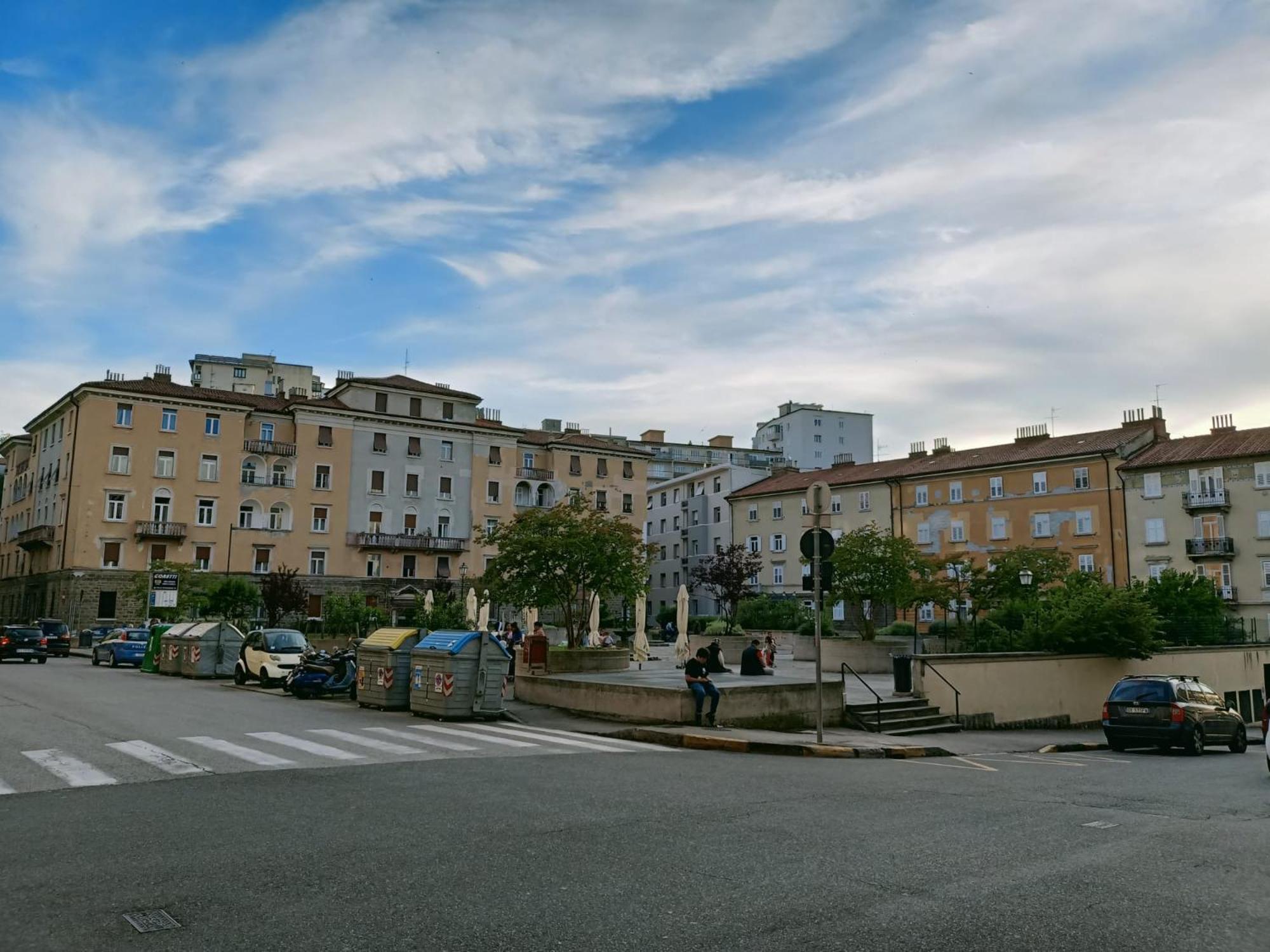 Casa Perugino Lägenhet Trieste Exteriör bild